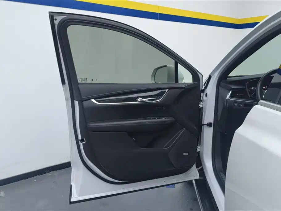 Cadillac XT5 2020 28T luxury model купить на сайте DeffCars
