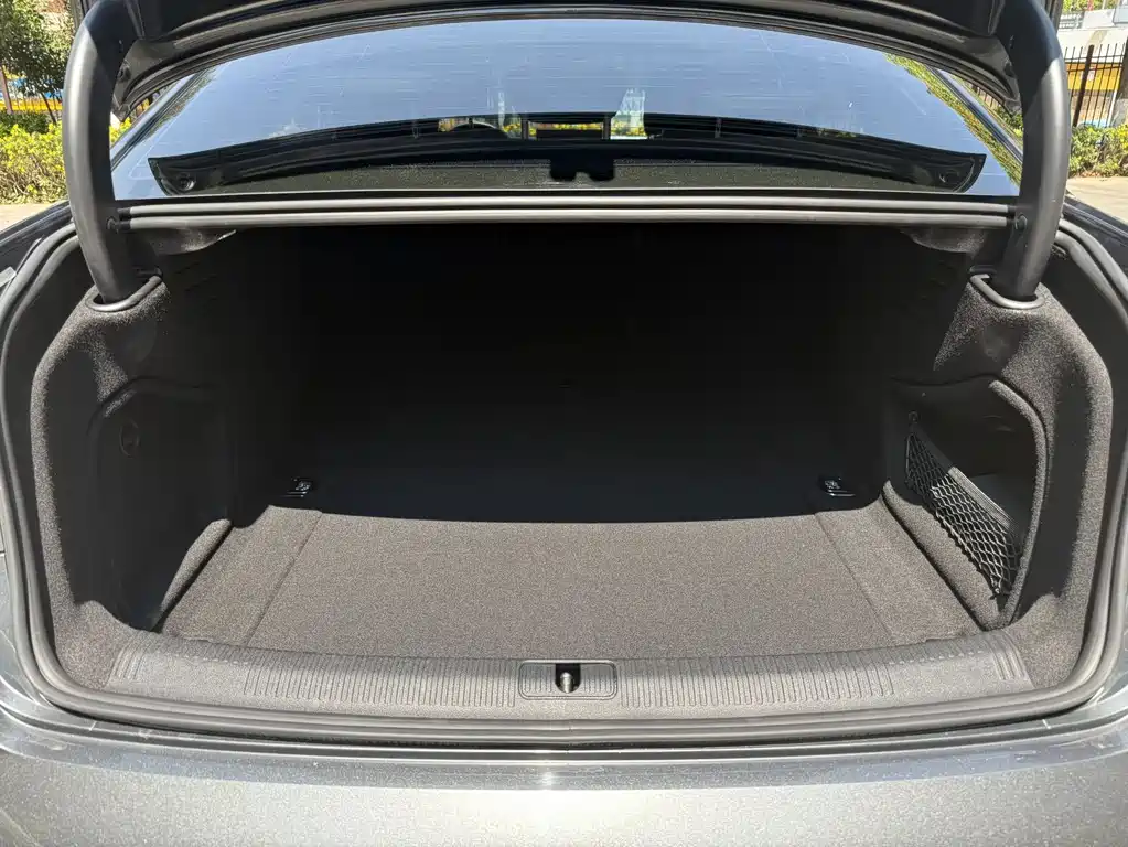 Audi A4L 2022 40 TFSI Fashionable and Dynamic купить на сайте DeffCars