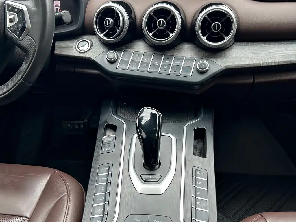 WEY VV7 2020 2.0T flagship model купить на сайте DeffCars