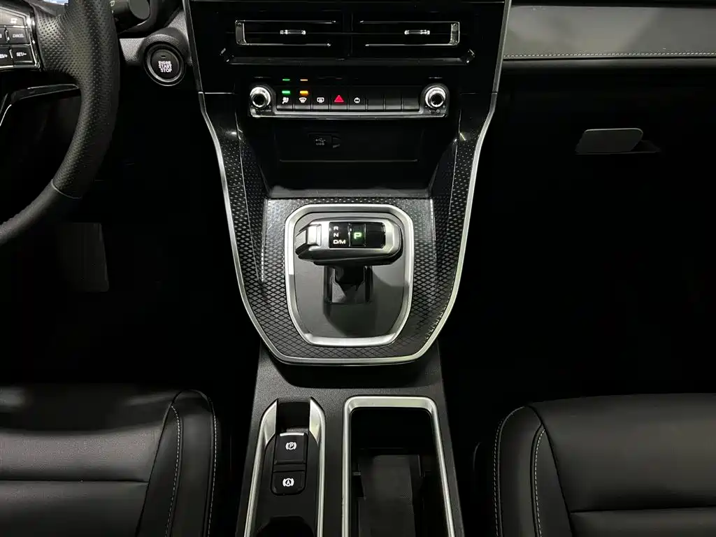 Haval M6 2021 PLUS 1.5T DCT luxury smart connected model купить на сайте DeffCars