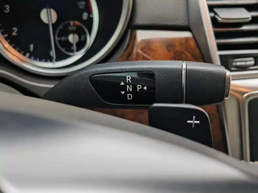 Mercedes-Benz M-Class 2012 ML 350 Luxury Model купить на сайте DeffCars