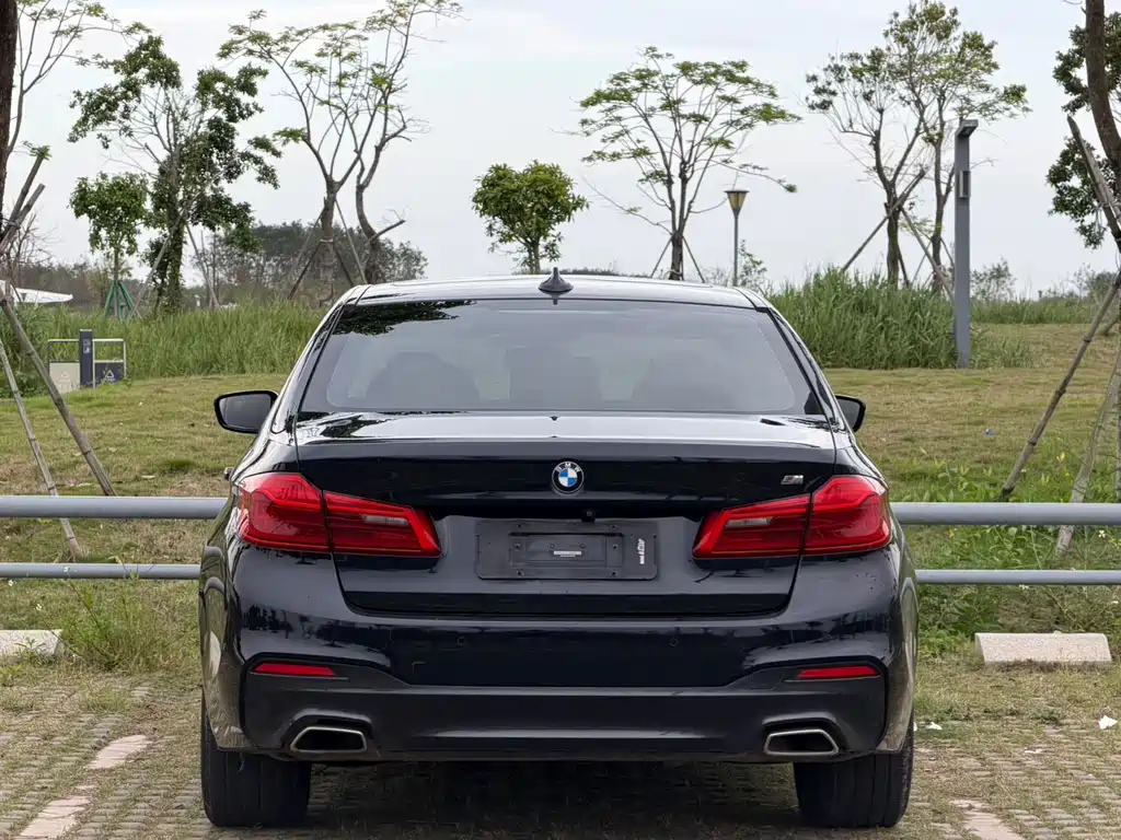 BMW 5 Series 2018 facelift 530Li leading M sports package купить на сайте DeffCars