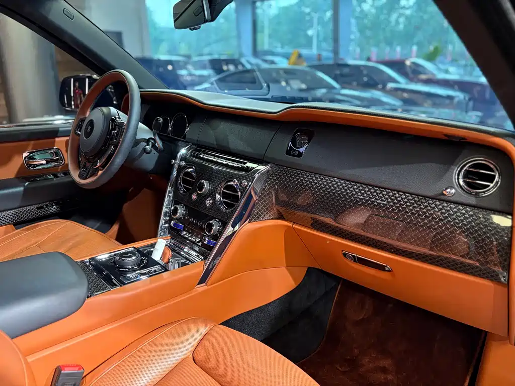 Cullinan 2018 four-seat version купить на сайте DeffCars