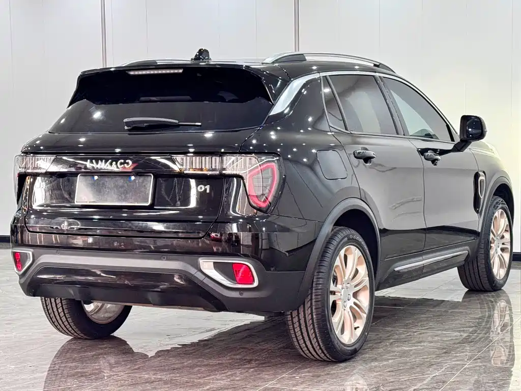 Lynk & Co 01 2017 2.0T two-wheel drive Pro version купить на сайте DeffCars