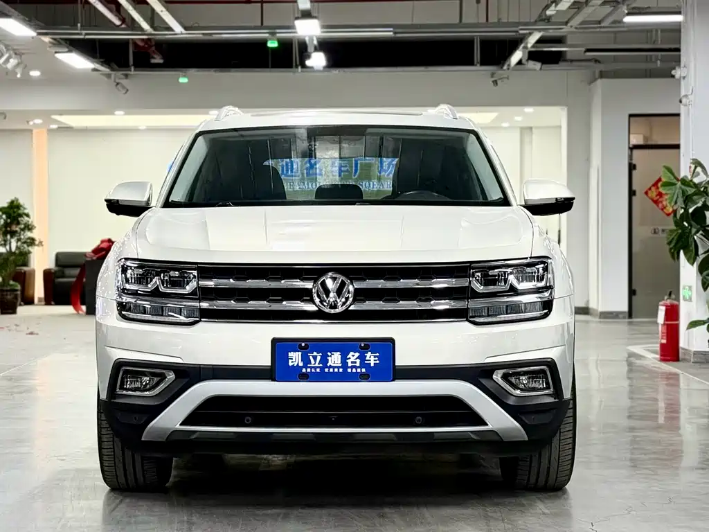Touron 2019 330TSI 2WD Deluxe Edition National VI купить на сайте DeffCars