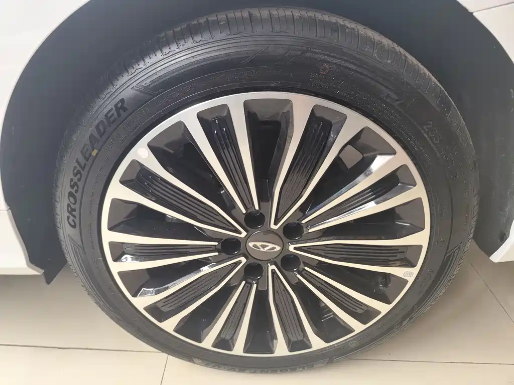Fengyun A8L 2025 1.5TGDI 145km luxury model купить на сайте DeffCars