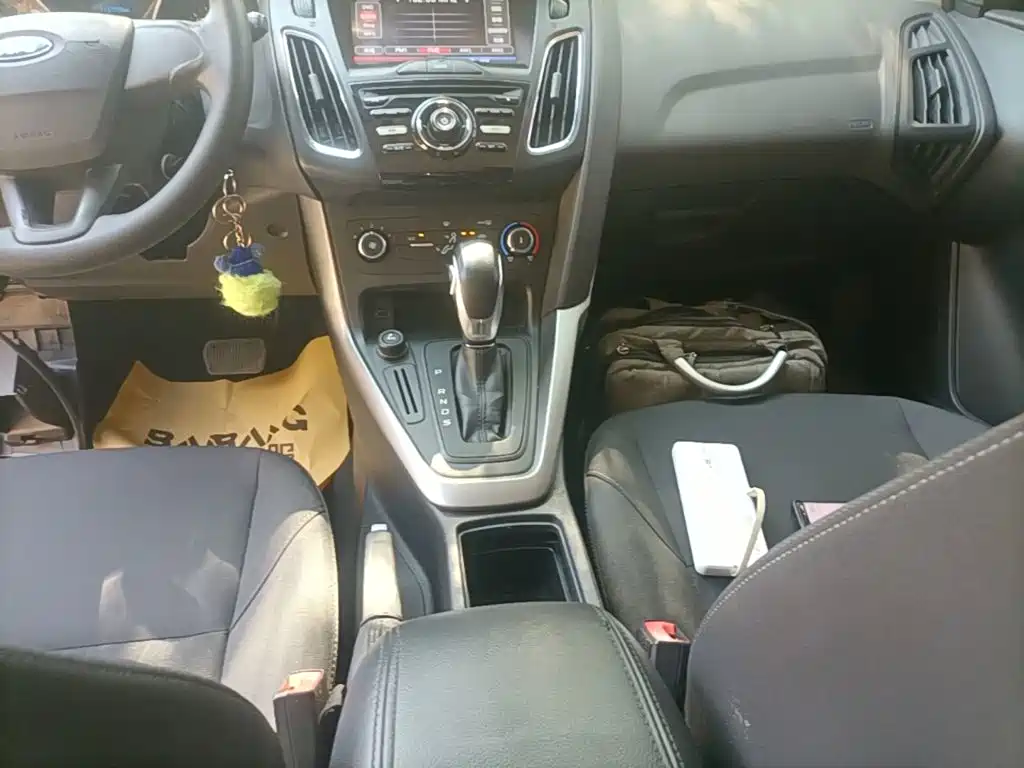 Focus 2015 hatchback 1.6L automatic comfort type купить на сайте DeffCars