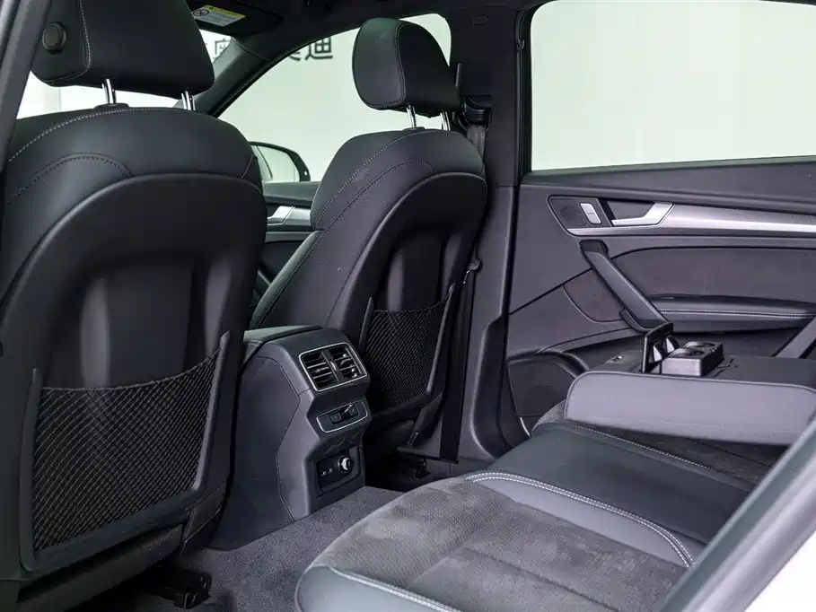 Audi Q5L Sportback 2023 40 TFSI luxury model купить на сайте DeffCars
