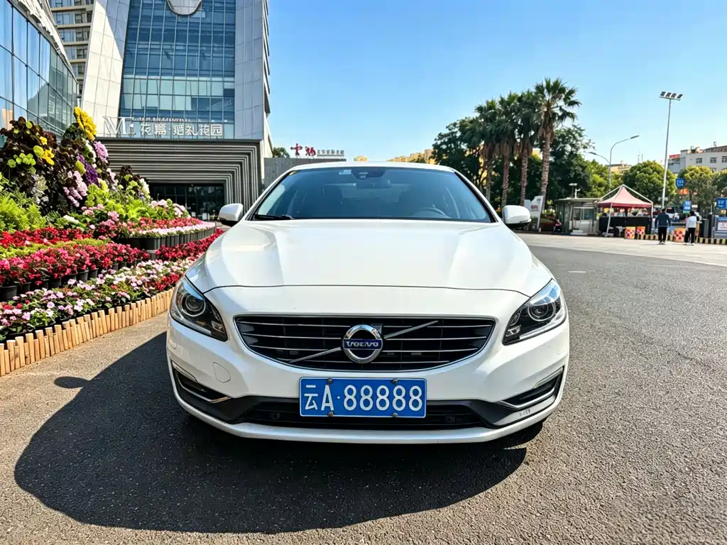 Volvo S60 2017 S60L T5 Smart Edition купить на сайте DeffCars
