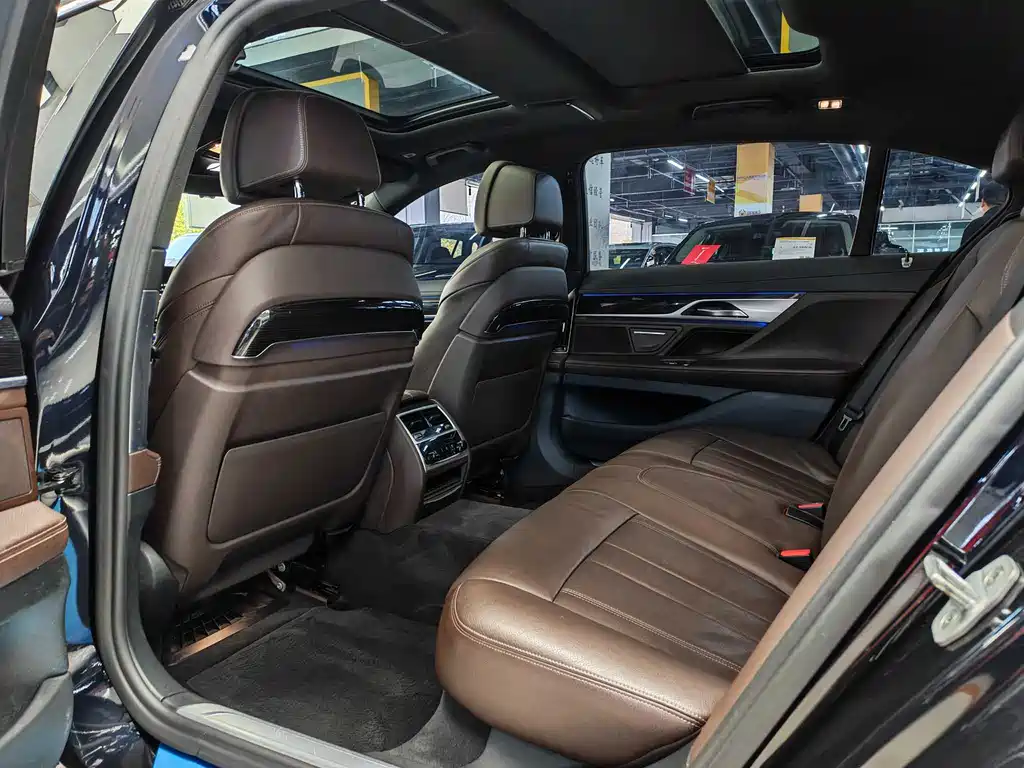 BMW 7 Series 2018 730Li Leading M Sports Package купить на сайте DeffCars