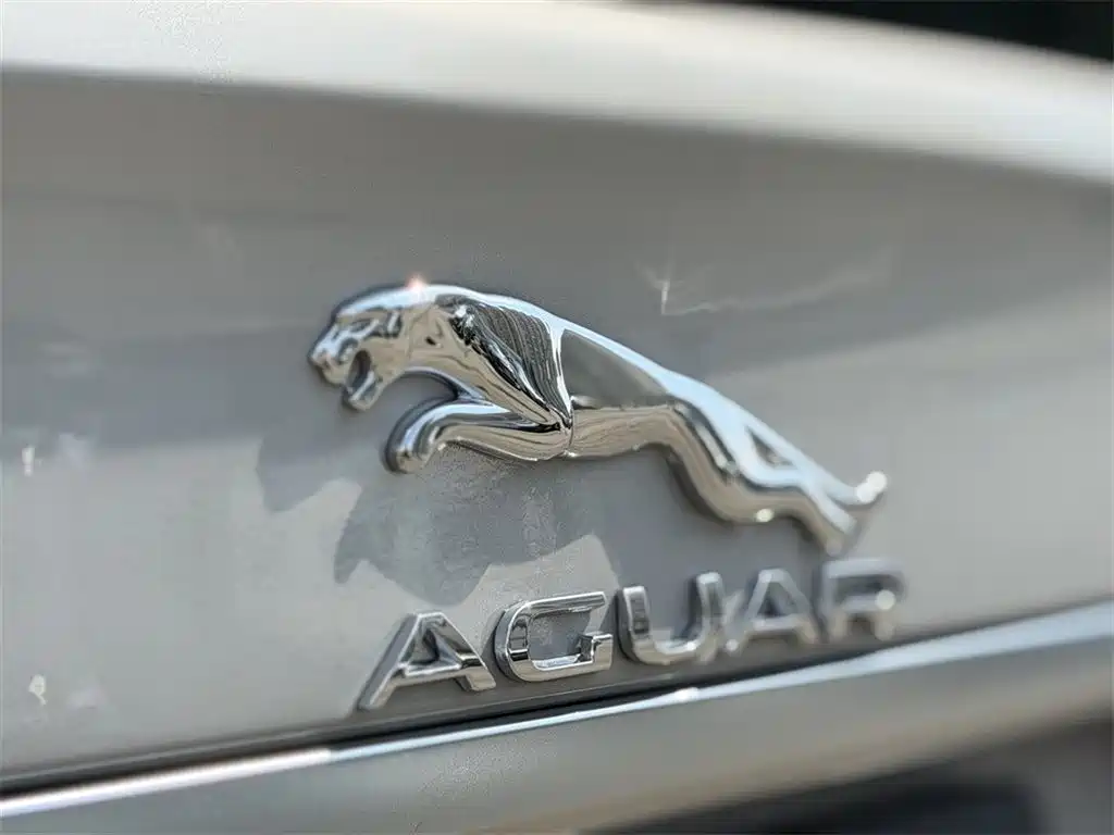 Jaguar XFL 2025 2.0T P250 two-wheel drive exclusive luxury version купить на сайте DeffCars