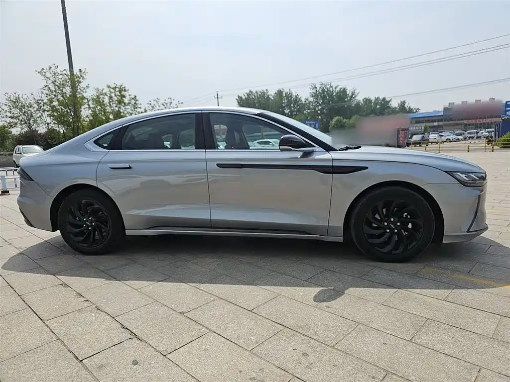 Lincoln Z 2024 2.0T two-wheel drive premium hybrid version купить на сайте DeffCars
