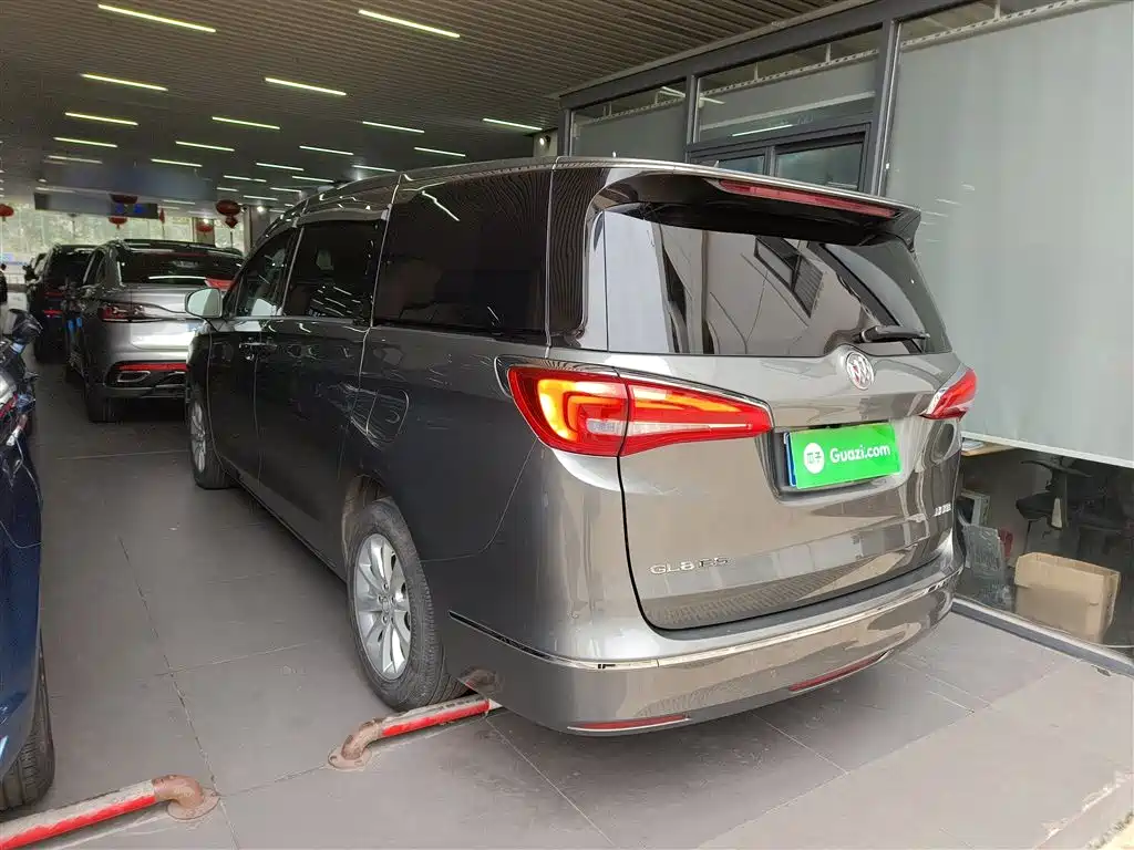 Buick GL8 2018 ES 28T Exclusive Type National VI купить на сайте DeffCars