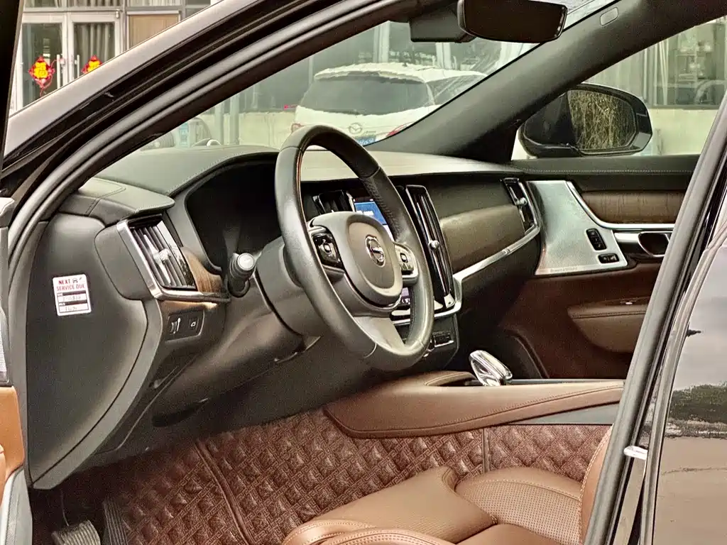 Volvo S90 2022 B5 Zhiya Luxury Edition купить на сайте DeffCars