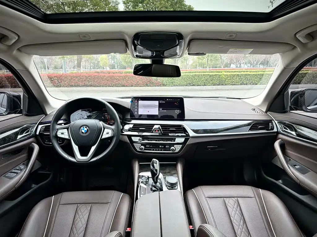 BMW 5 Series 2021 525Li Luxury Package купить на сайте DeffCars