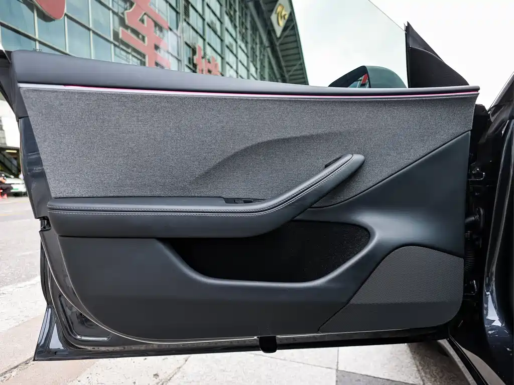 Model 3 2025 rear-wheel drive version купить на сайте DeffCars