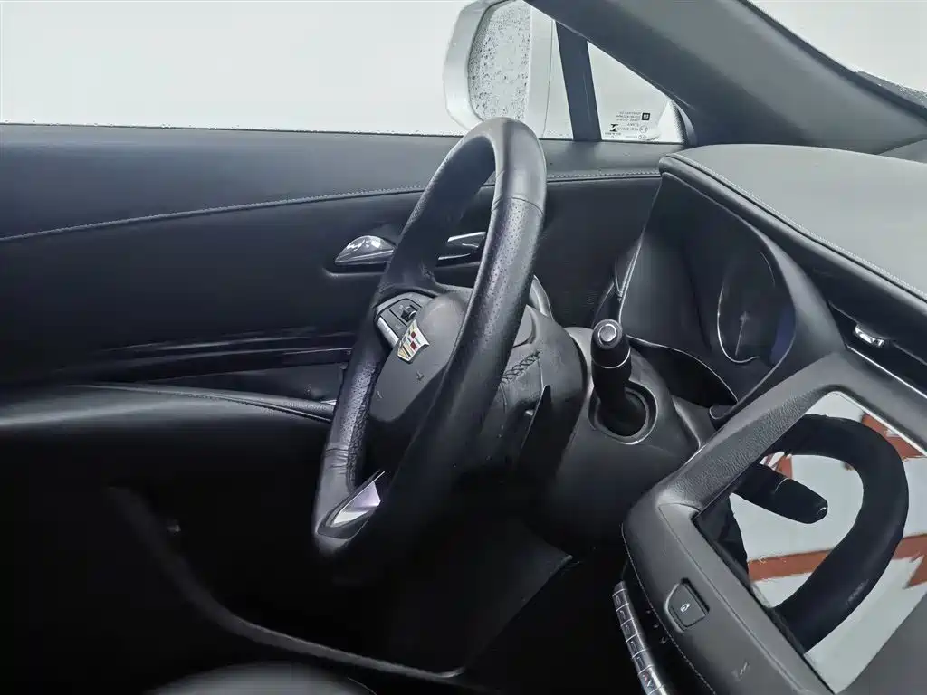 Cadillac XT4 2021 28T two-wheel drive technology купить на сайте DeffCars