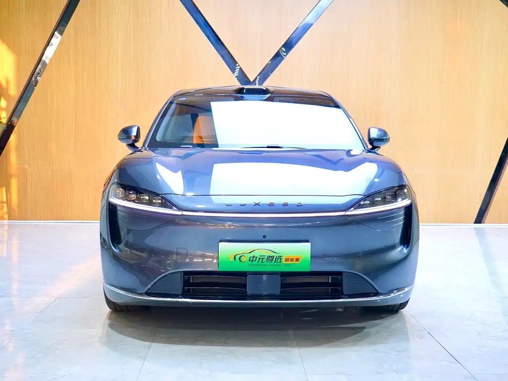 Zhijie R7 2025 extended range 331km Ultra купить на сайте DeffCars