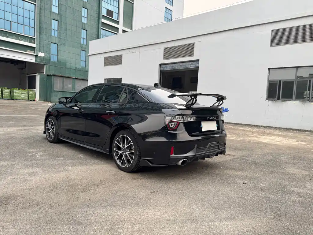 Lynk & Co 03 2019 2.0TD Automatic Pro Edition купить на сайте DeffCars