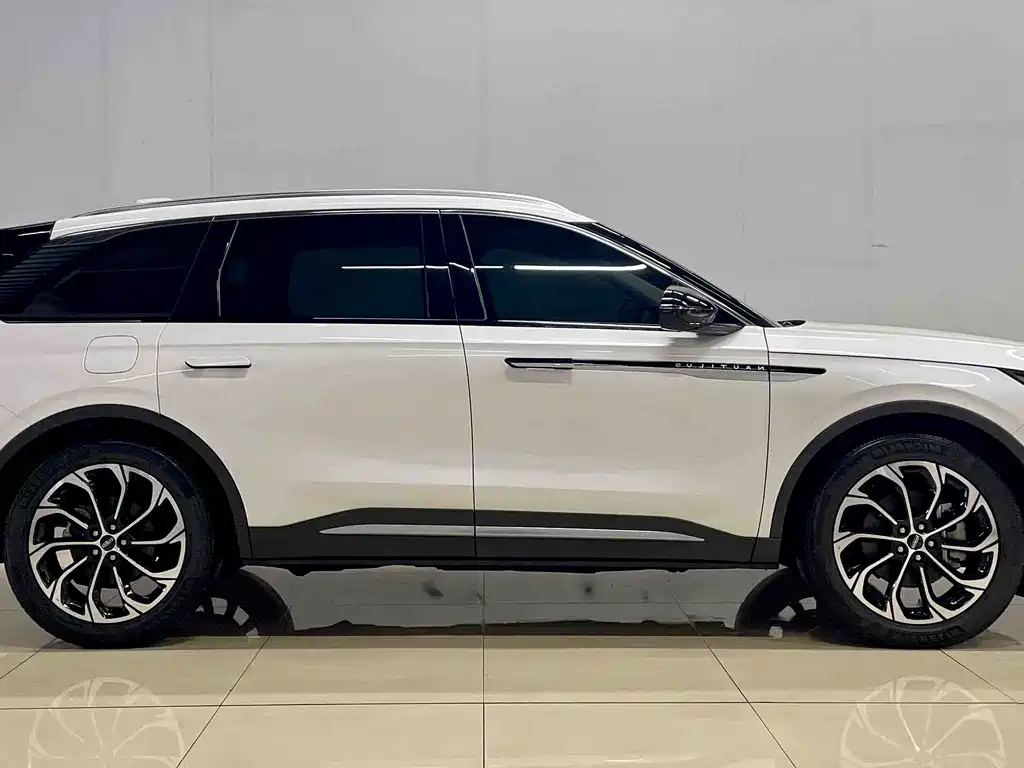 Voyager 2023 2.0T four-wheel drive Zunrui version купить на сайте DeffCars