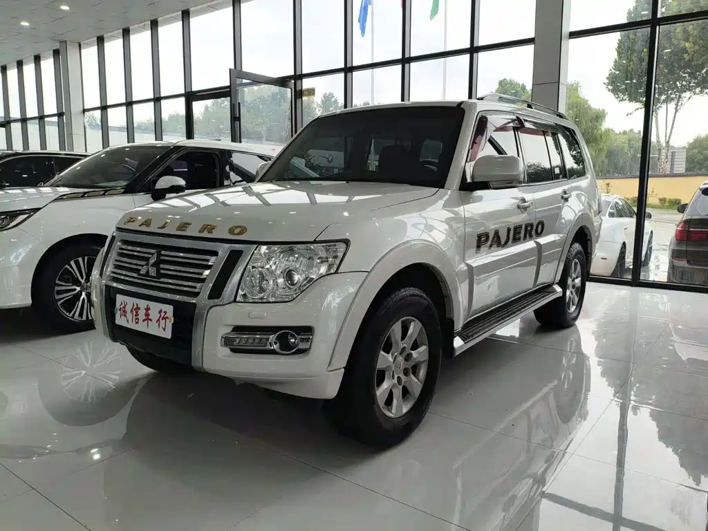 Pajero imported 2019 3.0L automatic premium version купить на сайте DeffCars
