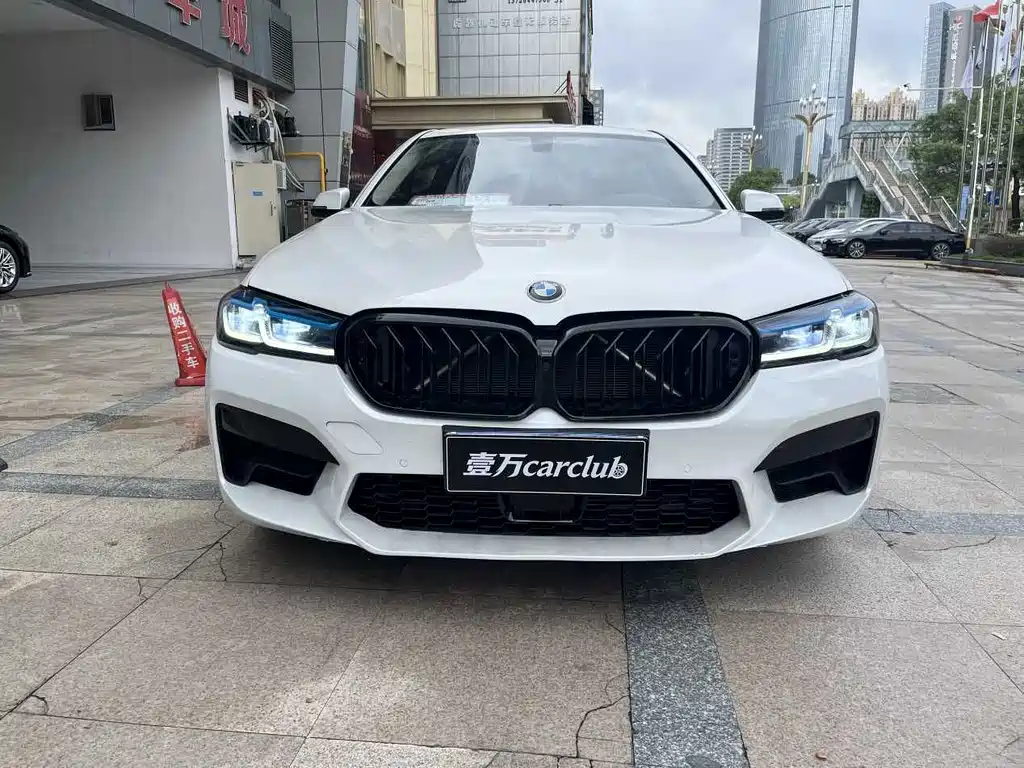BMW 5 Series 2013 530Li Luxury Model купить на сайте DeffCars