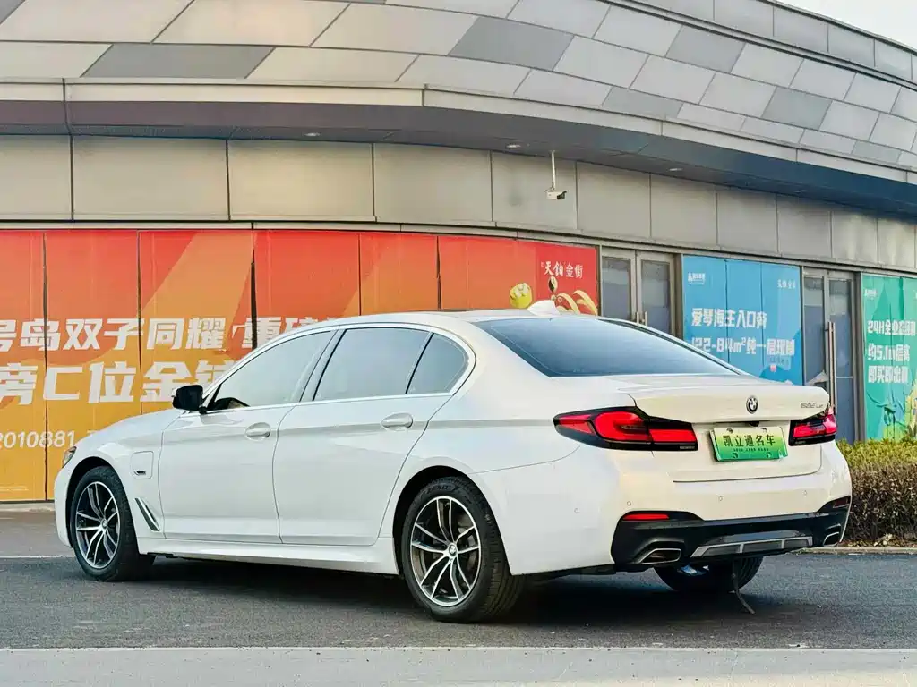 BMW 5 Series New Energy 2022 Model 535Le M Sports Package купить на сайте DeffCars