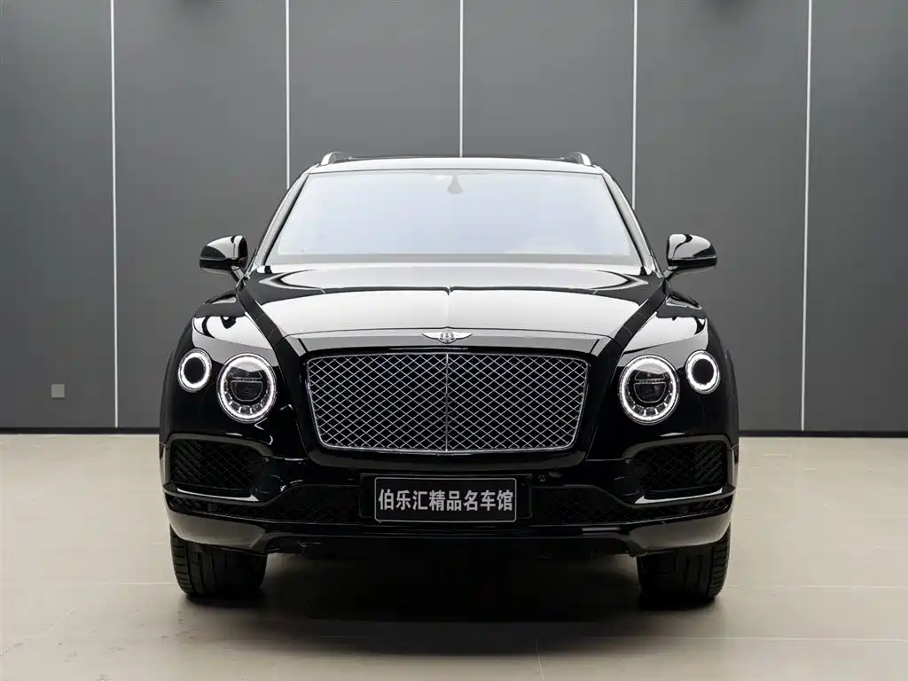 Bentayga 2017 6.0T Standard Edition купить на сайте DeffCars