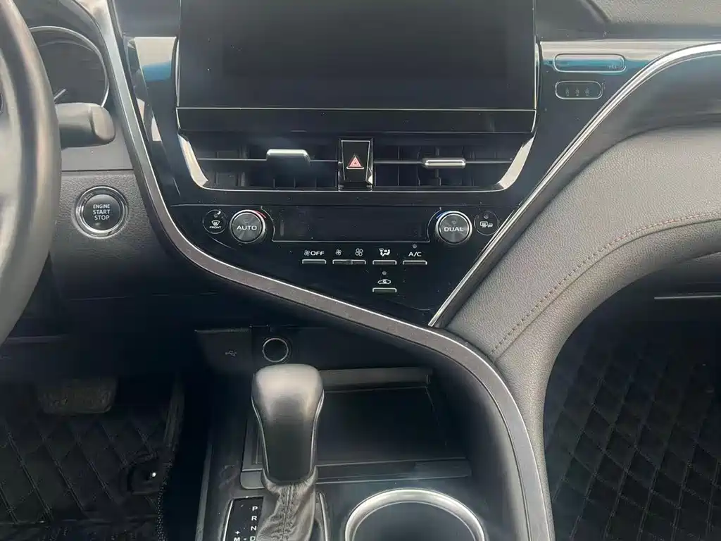 Camry 2021 2.0G Deluxe Edition купить на сайте DeffCars