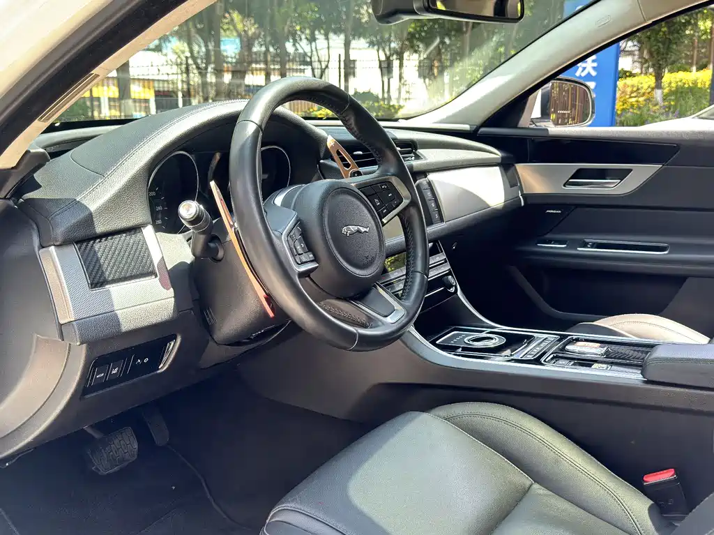 Jaguar XFL 2018 XFL 2.0T 200PS Fenghua Edition купить на сайте DeffCars