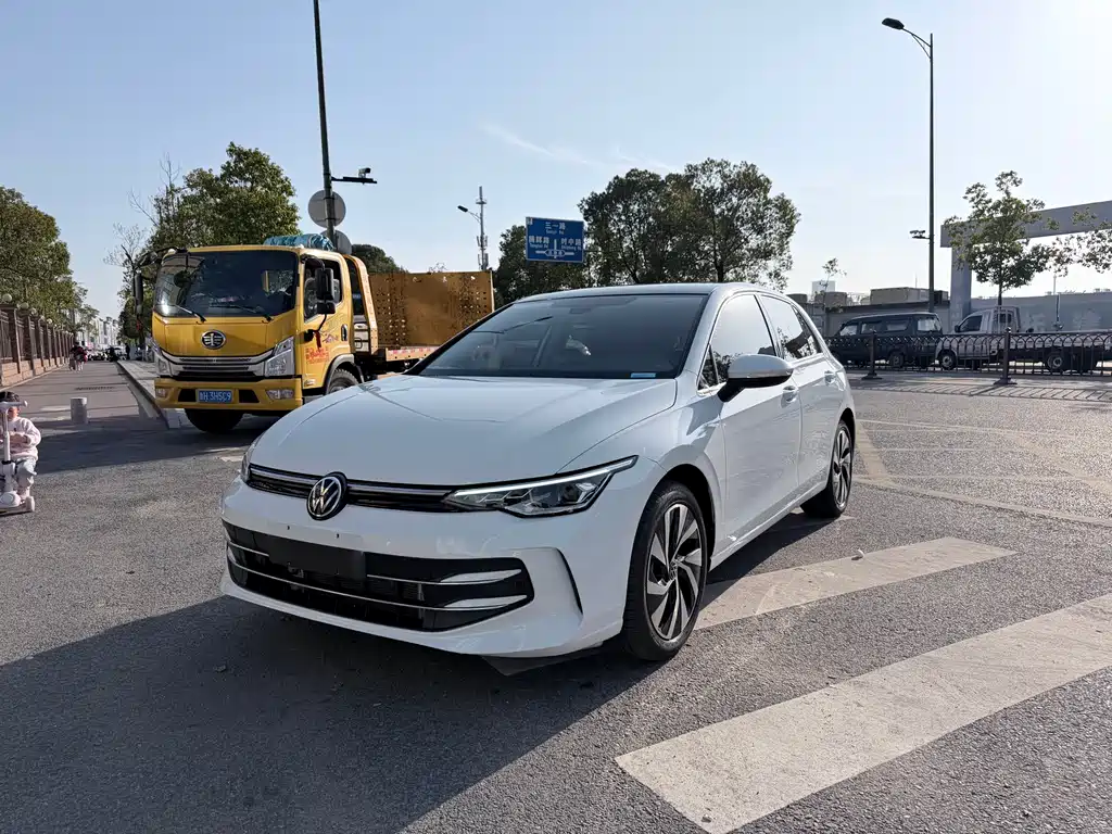 Golf 2025 300TSI купить на сайте DeffCars