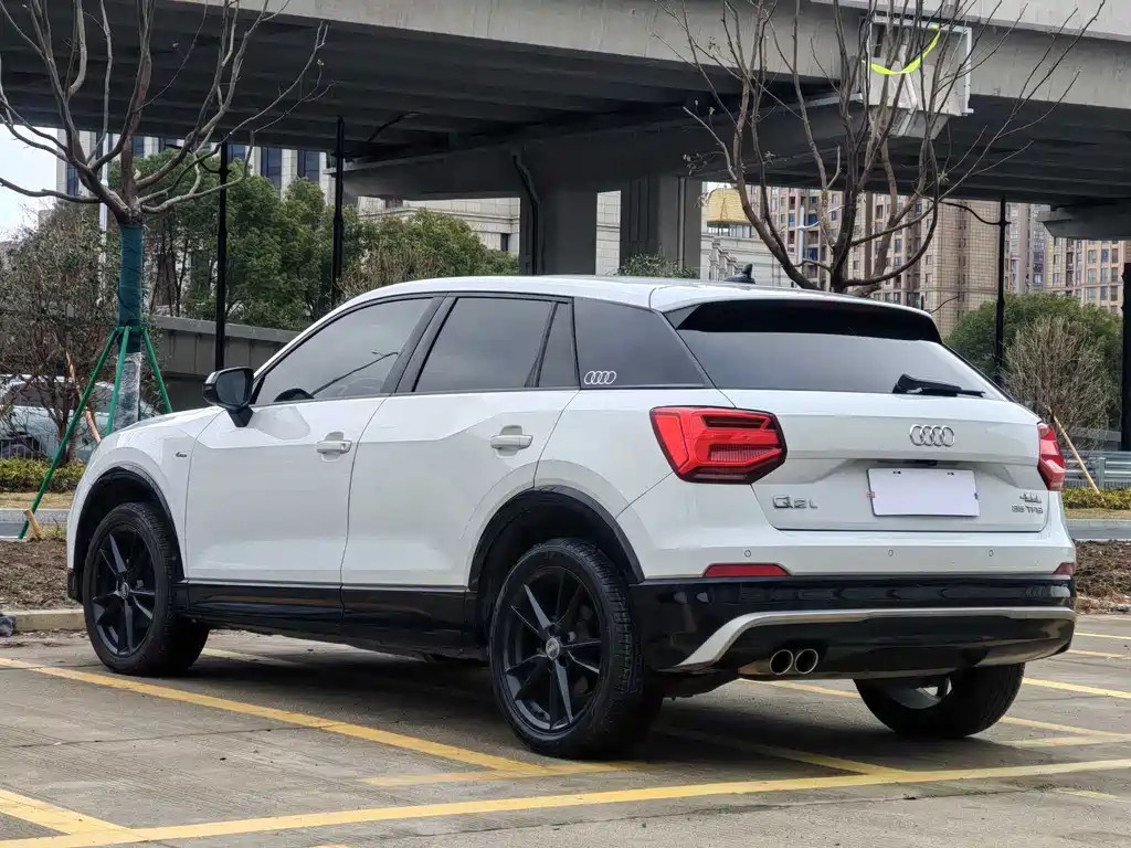 Audi Q2L 2018 35 TFSI launches exclusive version, National VI купить на сайте DeffCars