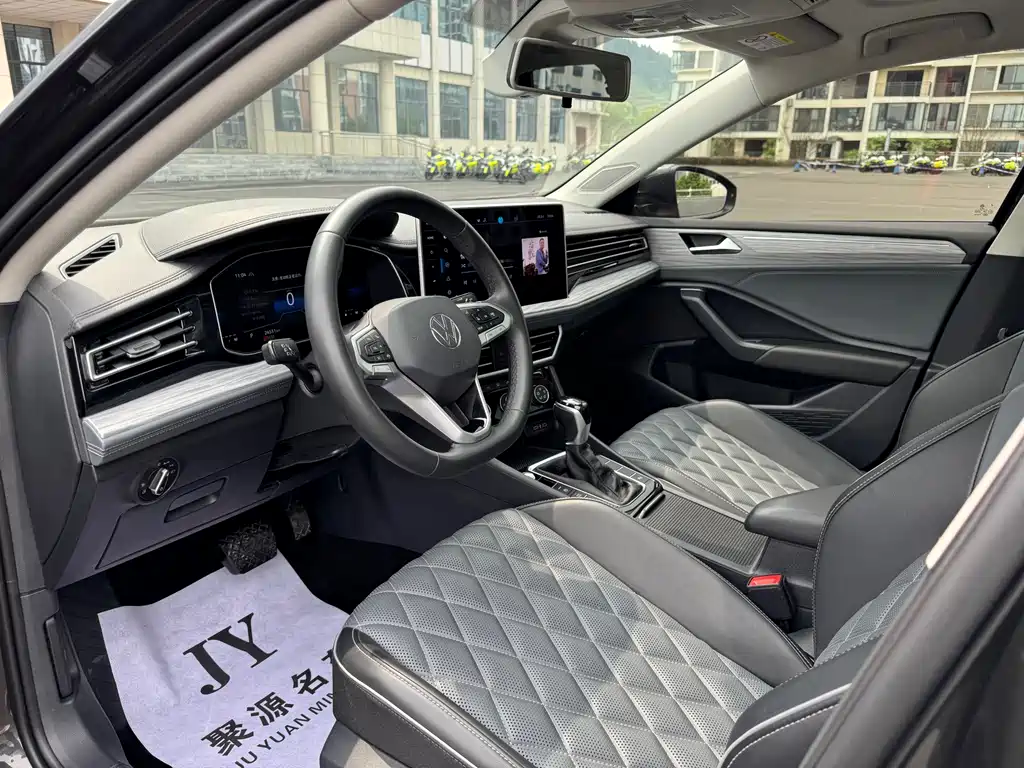 Sagitar 2023 300TSI DSG Excellence Edition купить на сайте DeffCars
