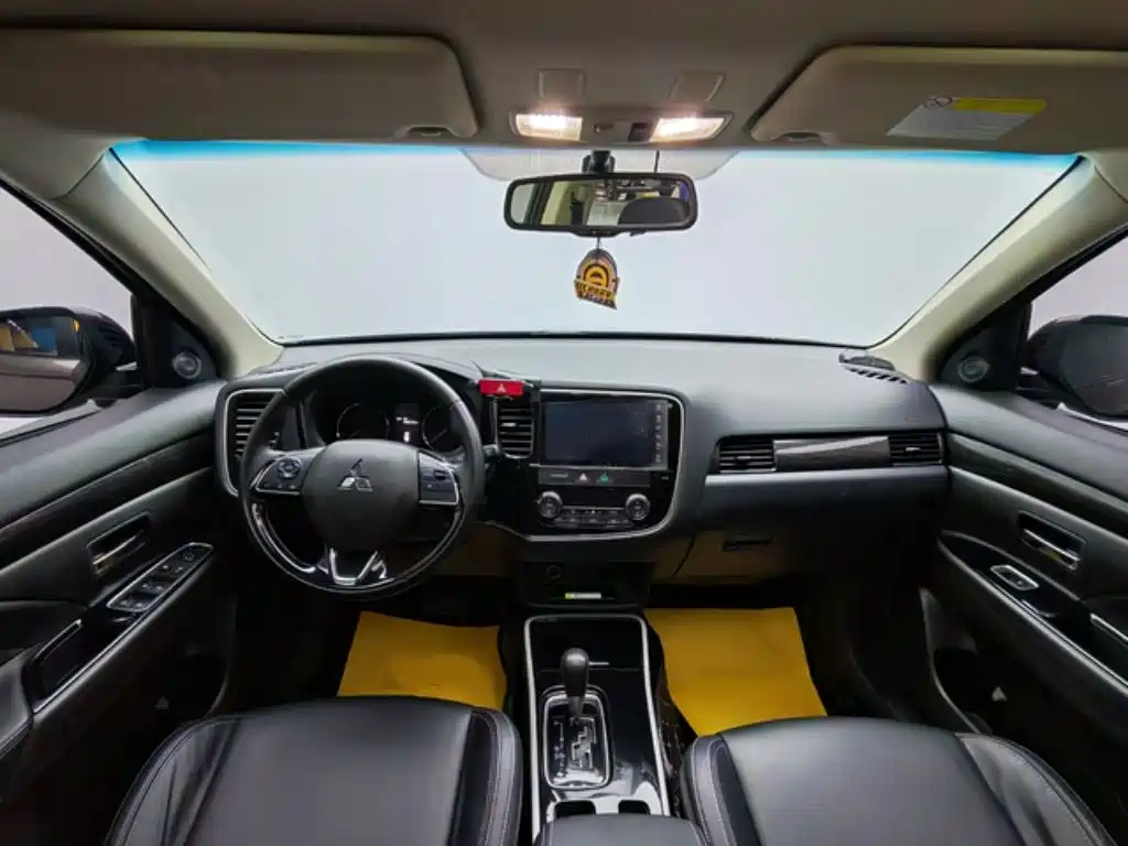 Outlander 2020 2.0L 2WD Enjoy Edition 5 seats купить на сайте DeffCars
