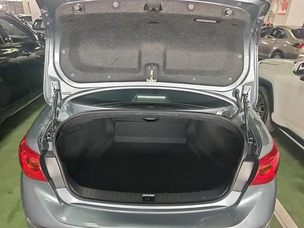 Infiniti Q50L 2016 2.0T Advanced Edition купить на сайте DeffCars