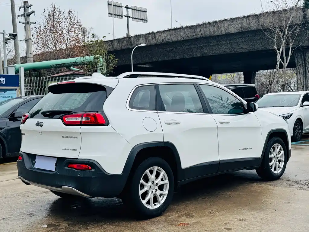 Liberty Light 2017 2.0L Superior Edition купить на сайте DeffCars