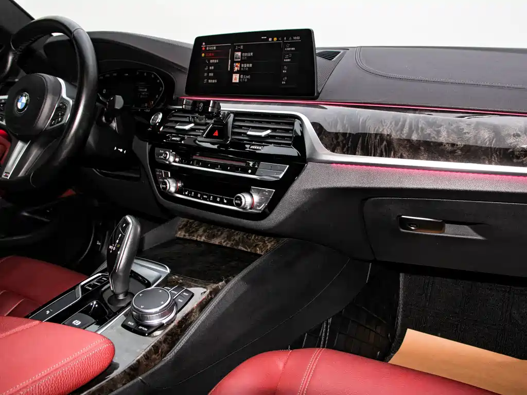 BMW 5 Series 2019 530Li Leading M Sports Package купить на сайте DeffCars