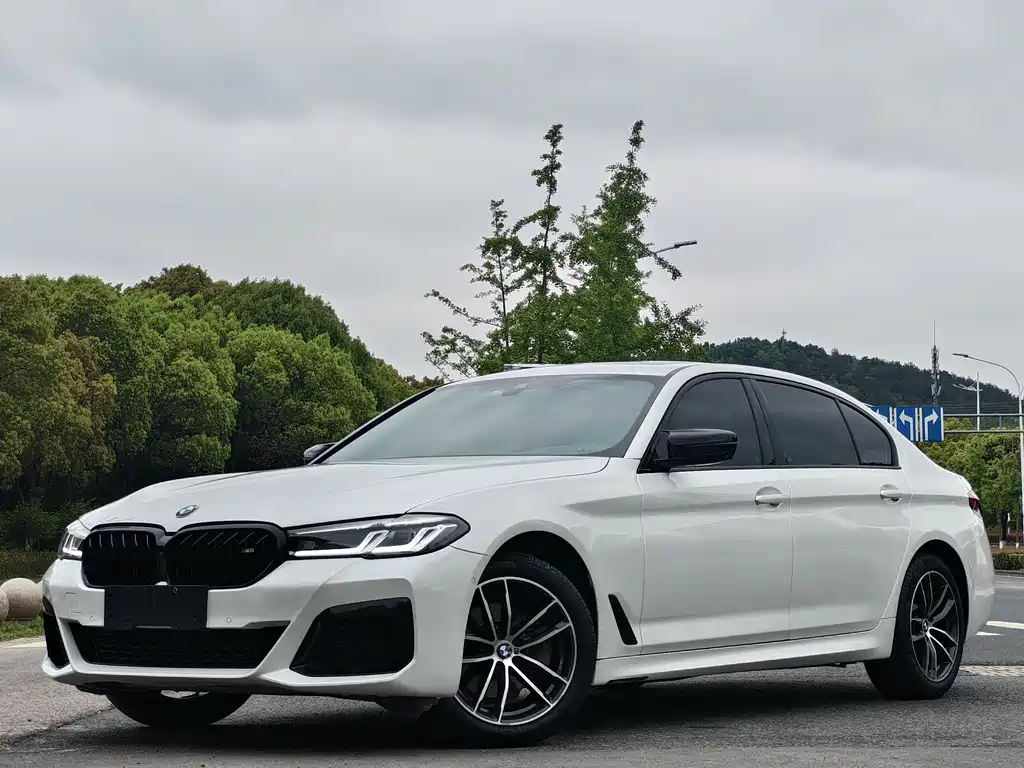 BMW 5 Series 2022 525Li M Sports Package купить на сайте DeffCars