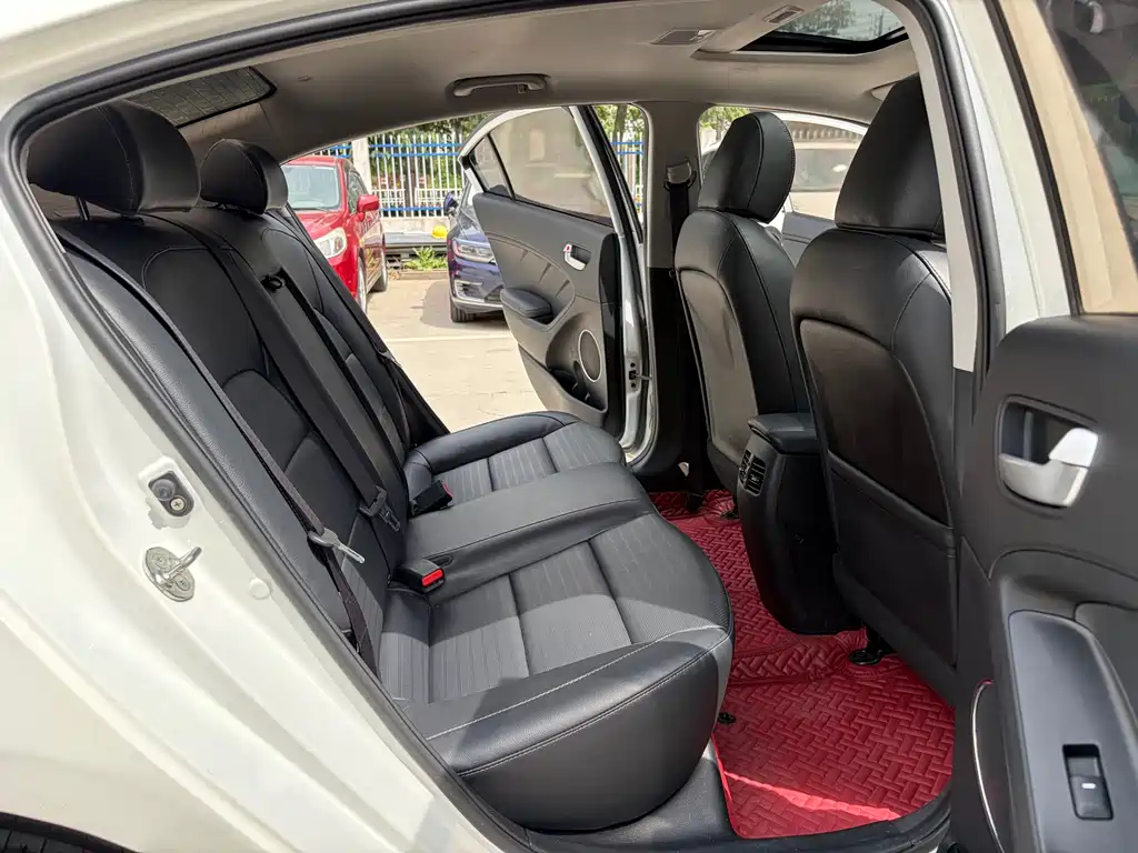 Kia K3 2017 1.6L Automatic 15th Anniversary Special Edition GLS купить на сайте DeffCars