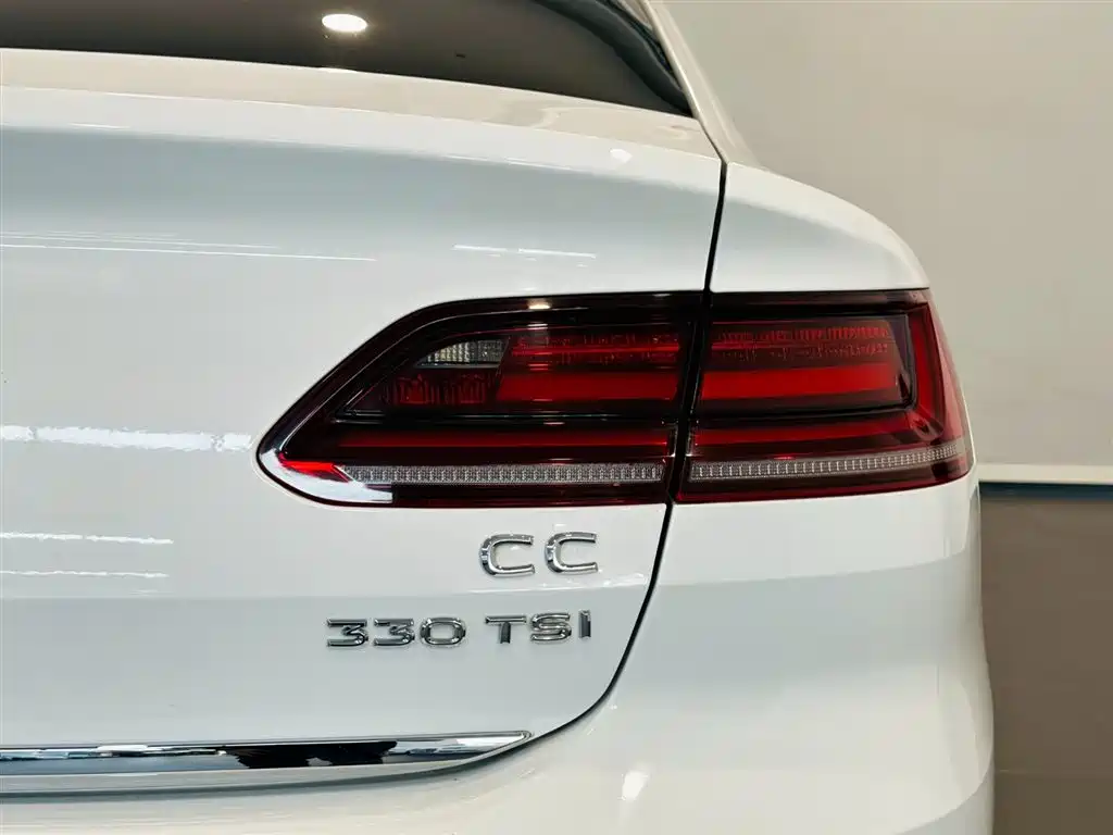 FAW-Volkswagen CC 2019 330TSI Charming Edition National VI купить на сайте DeffCars