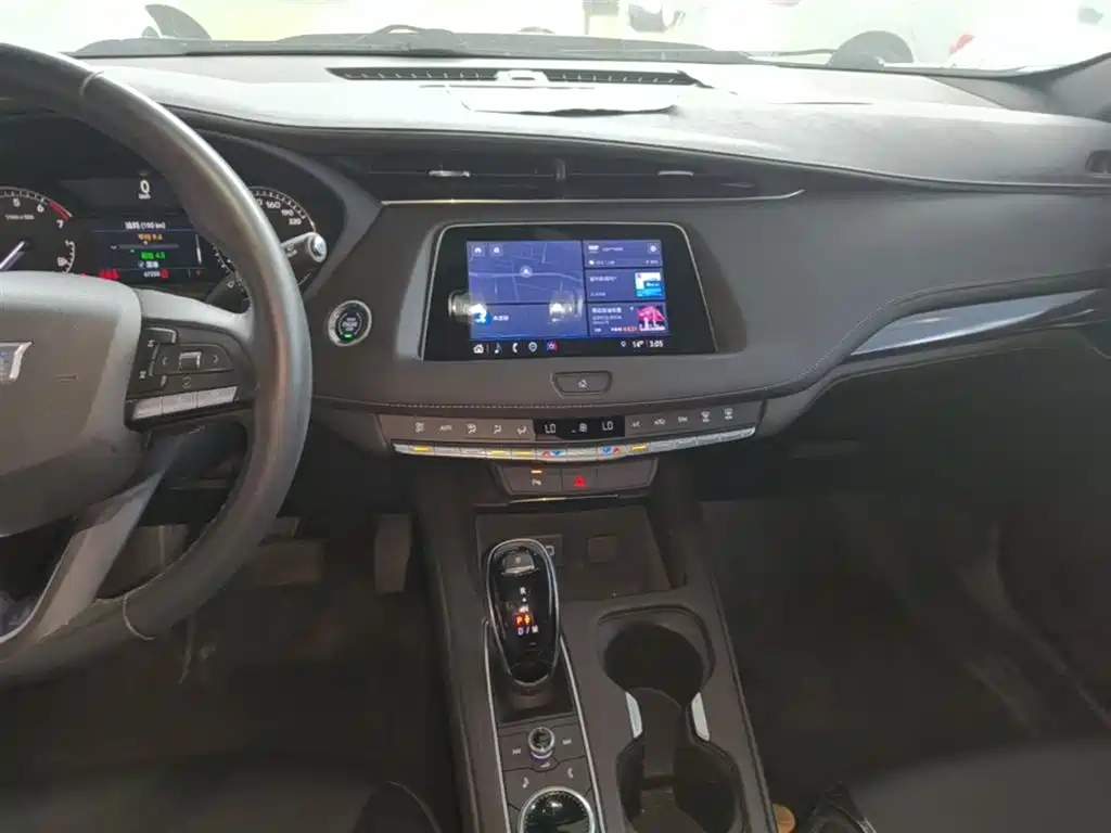 Cadillac XT4 2022 28T two-wheel drive fashion model купить на сайте DeffCars