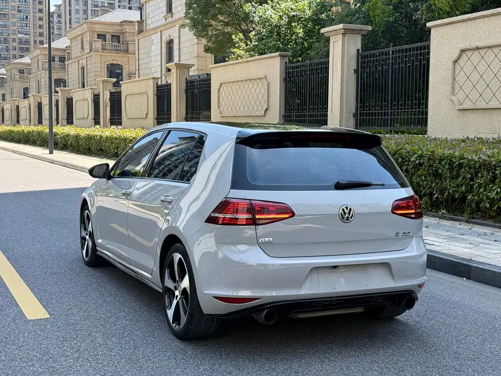 Golf GTI 2016 2.0TSI GTI купить на сайте DeffCars