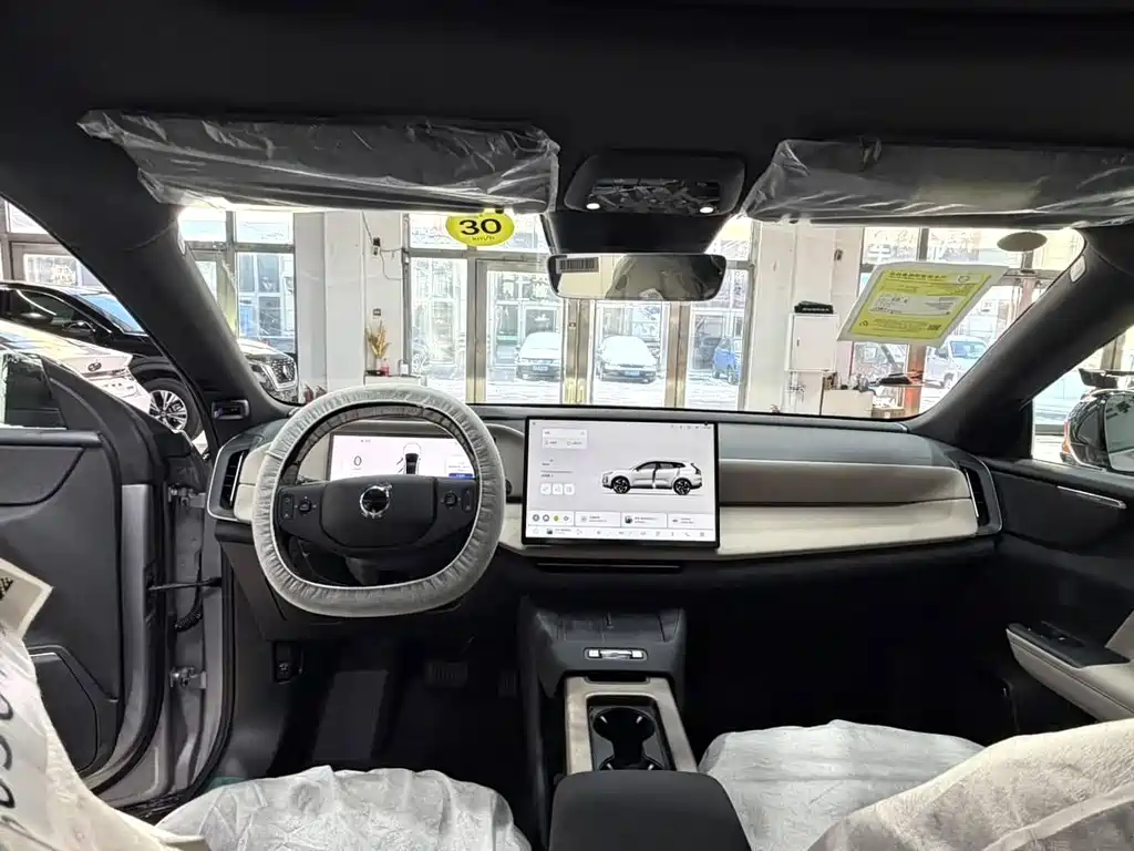 Volvo XC70 Plug-in Hybrid 2026 Four-wheel Drive Super Long Range Plus купить на сайте DeffCars