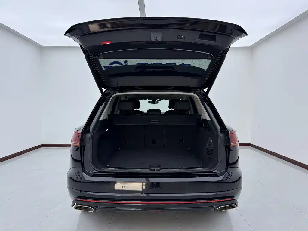 Touareg 2022 3.0TSI Ruixiang Edition Obsidian Sports Package купить на сайте DeffCars