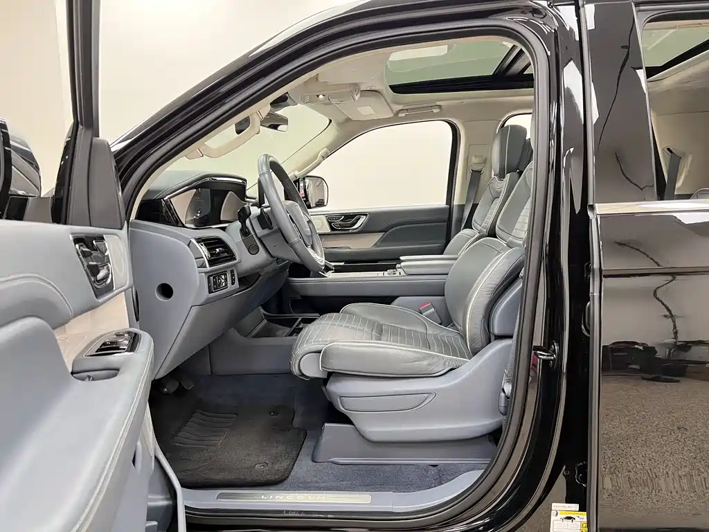 Navigator 2022 3.5T Long Axis Presidential Edition купить на сайте DeffCars