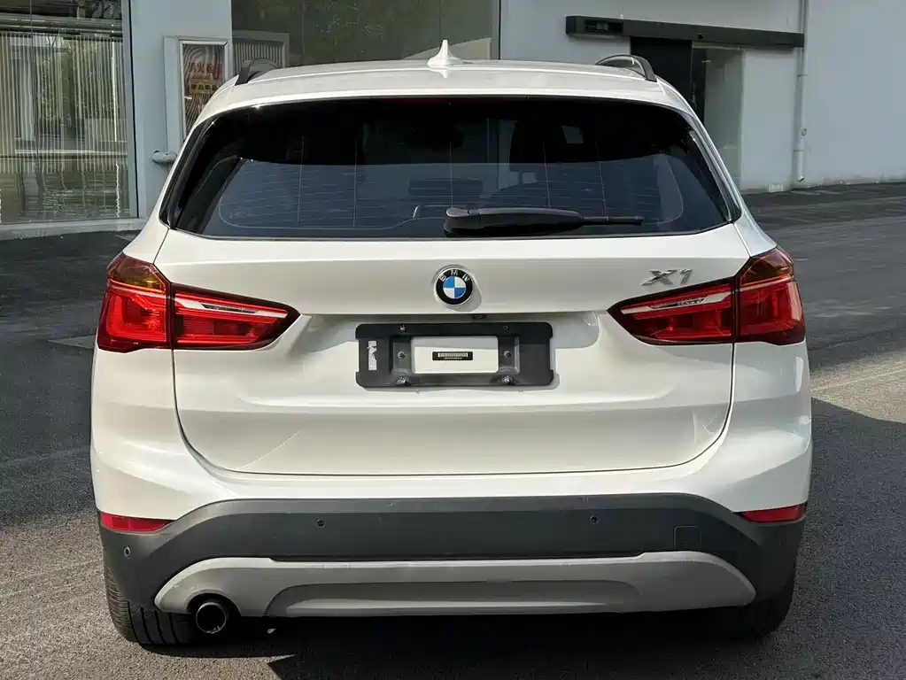 BMW X1 2016 sDrive18Li Exclusive Model купить на сайте DeffCars