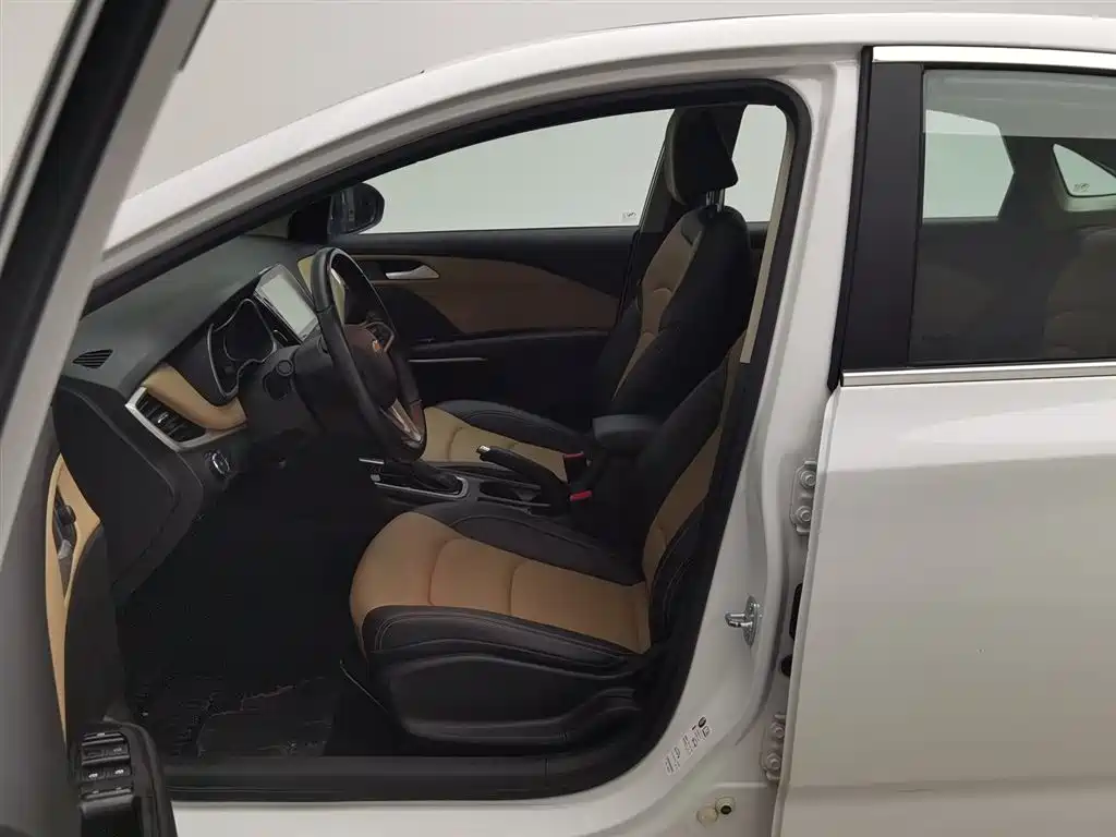 Cruze 2022 320 Automatic Sunroof Edition купить на сайте DeffCars