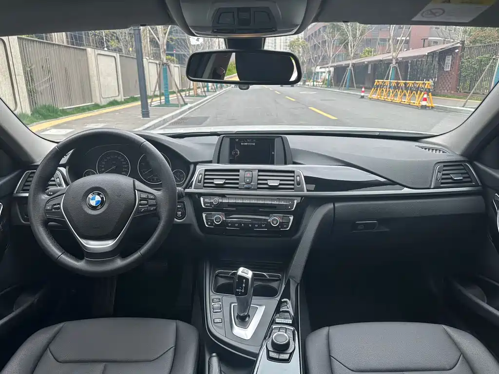 BMW 3 Series 2017 320Li Fashion Model купить на сайте DeffCars