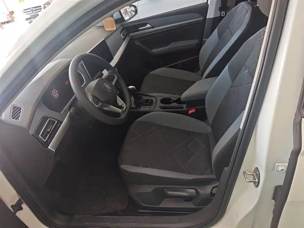 Lavida 2023 facelift 1.5L automatic Deyi version купить на сайте DeffCars