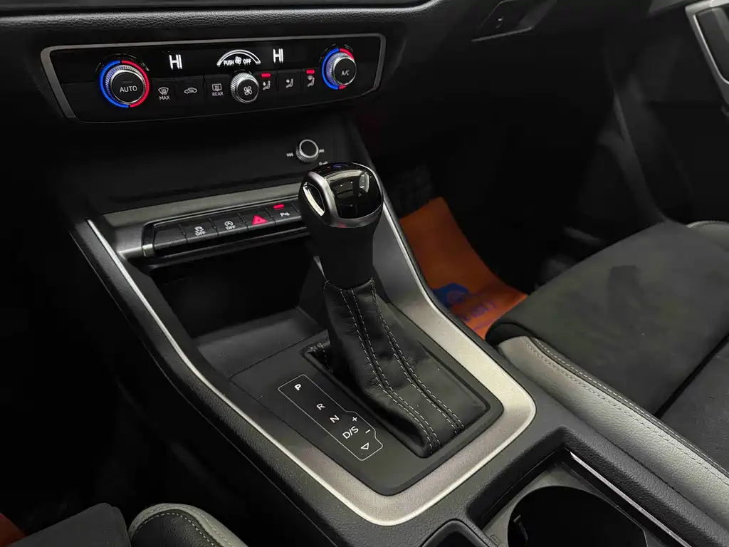 Audi Q3 2022 35 TFSI aggressive and dynamic купить на сайте DeffCars